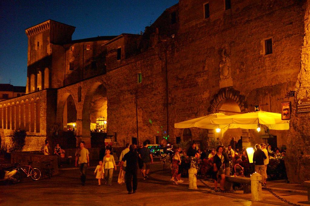 Affittacamere La Magica Torre Pitigliano Exterior foto